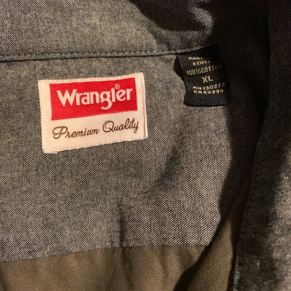 X-LARGE Wrangler BUTTON UP SHIRT - Picture 2 of 3